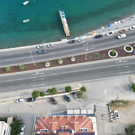 Lopera Ξενοδοχείο *