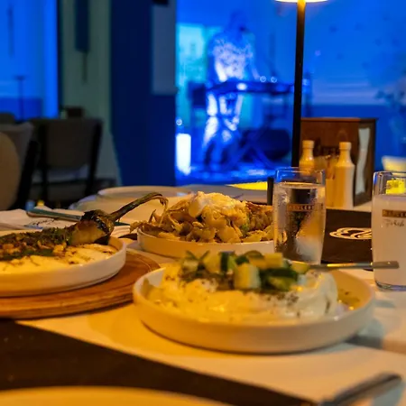 Lopera * Αδραμύττιο