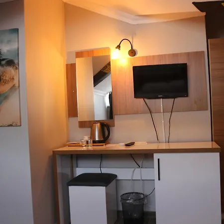 Lopera * Αδραμύττιο