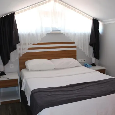 Lopera Hotel